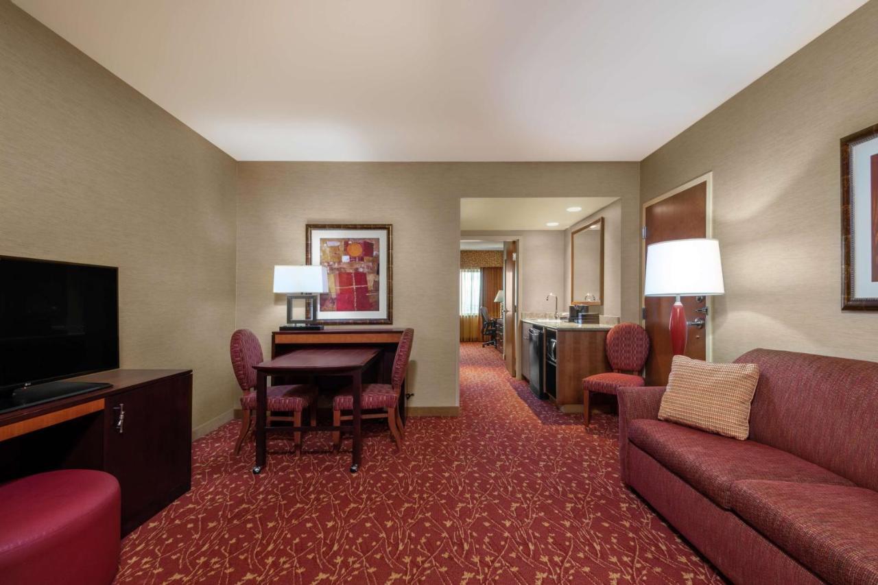 Premium Queen Suite Two Queen Beds Non-Smoking,1498603894:JPEG